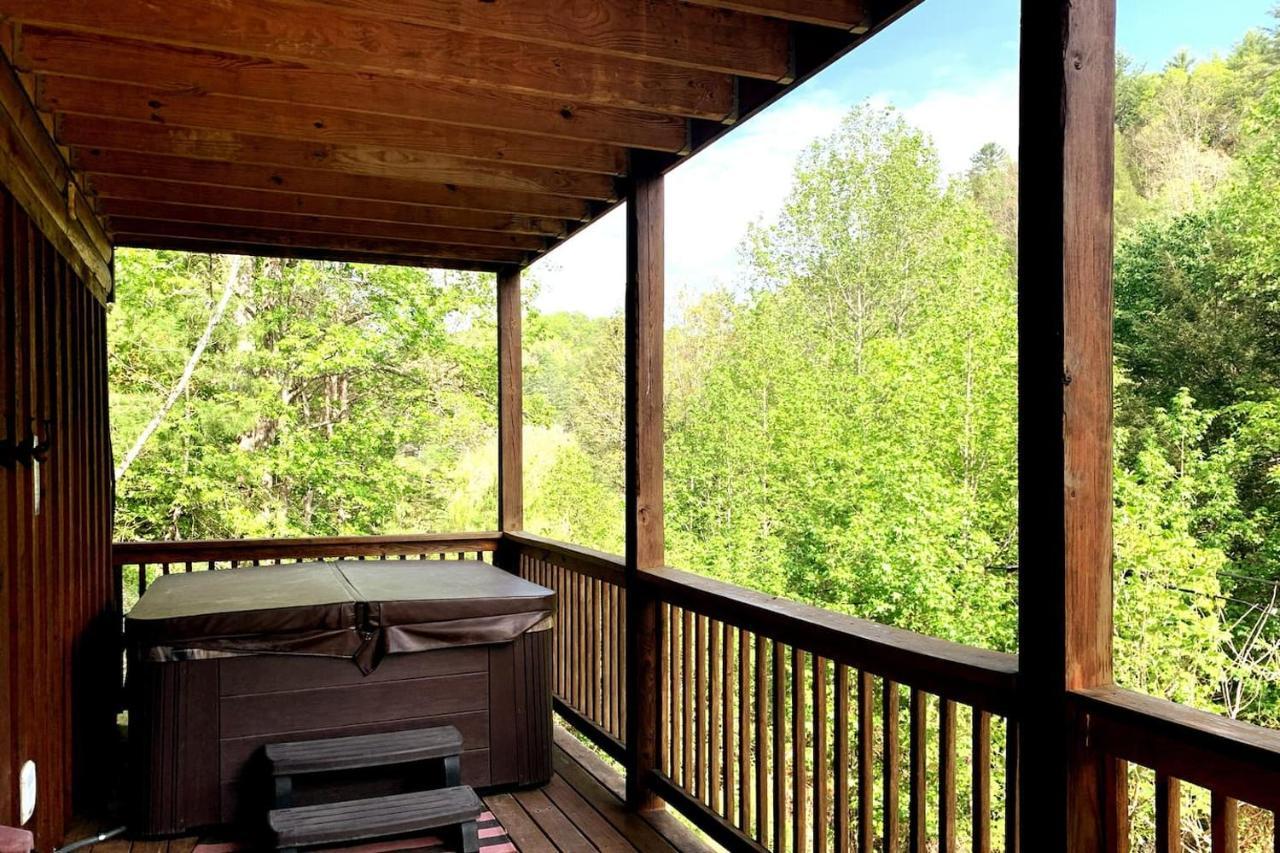 فيلا سيفيرفيلفي Smoky Mtn Hideaway - Cabin W/ Hot Tub & Pool Table المظهر الخارجي الصورة